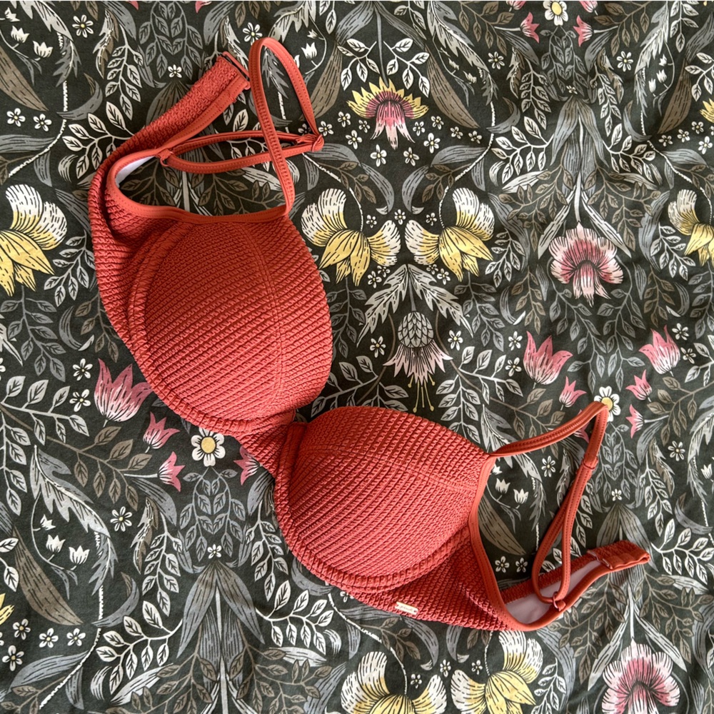 Elegant Textured Orange Red Bikini 👙 Bra